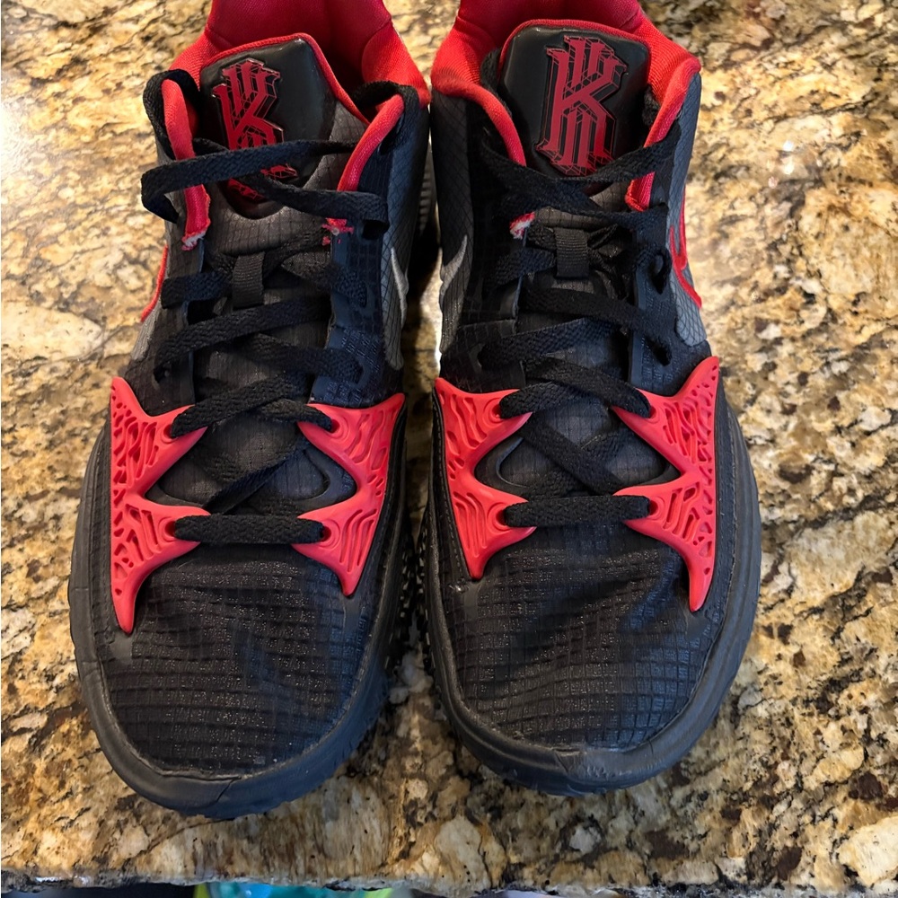 Nike Kyrie 4 Low